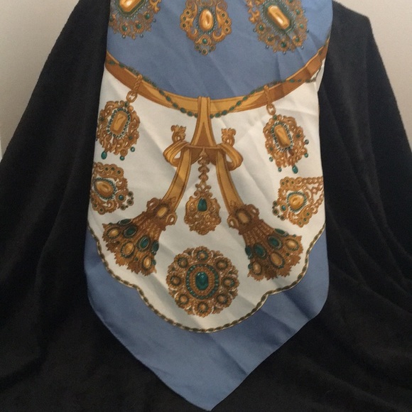 Patricia Paris large square scarf made in Italy 100% polyester. Blue white tan - Picture 5 of 5